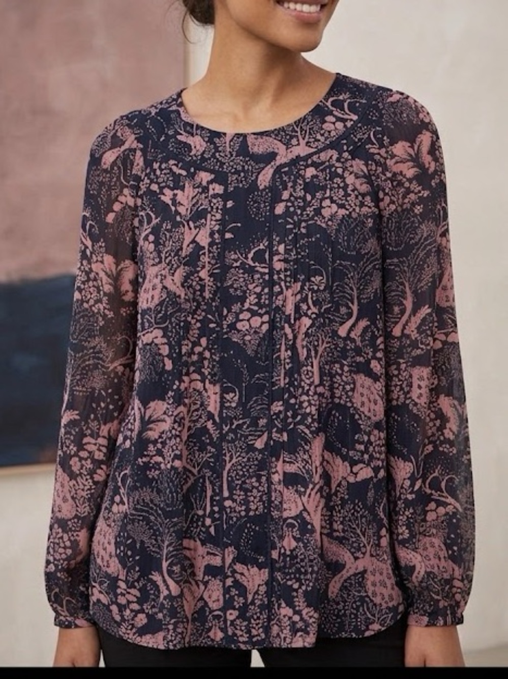 Ann Taylor flowy key hole back print top